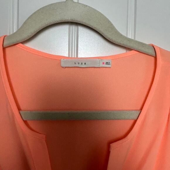 Lush Flowy Blouse M Peach Coral V Neck 3/4 Sleeve Lightweight Work Casual Top - Picture 3 of 10